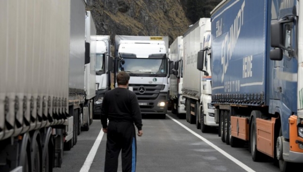 La Svizzera aumenta la tassa di transito per i camion